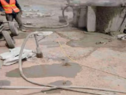 札达水泥混凝土路面板底注浆技术 路面脱空注浆整治方案